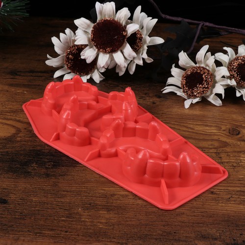 Reusable red ice cube mold - red,